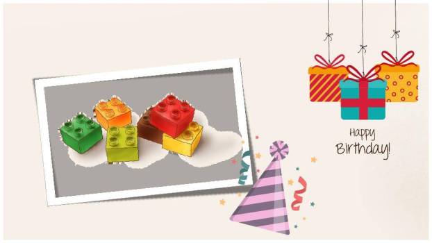 漂浮气球致童年儿童生日成长相册PPT模板4